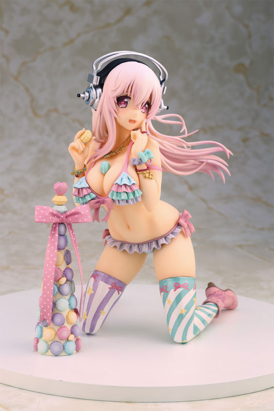 Super Sonico with Macaron Tower 1/7 Complete Figure 4