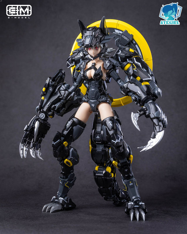 112-armor-girl-warewolf-benandanti-universal-color-version-plastic-model-1.jpg